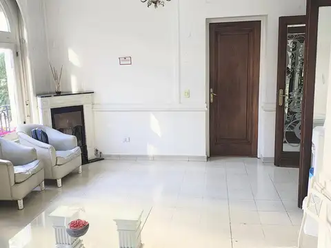 Oficina 5 ambientes con 2 baños