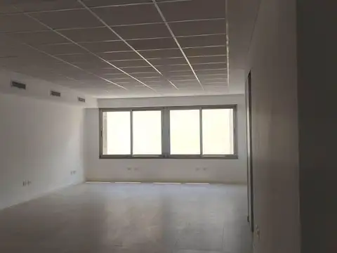 Oficina en Alquiler con 1 cochera