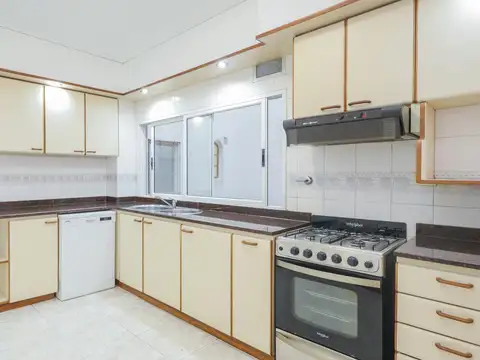 Departamento en Alquiler con 1 cocheras