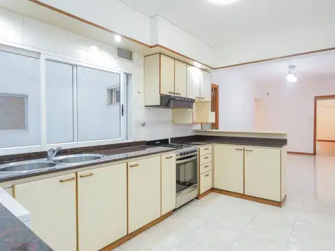 Departamento 5 ambientes con 3 baños