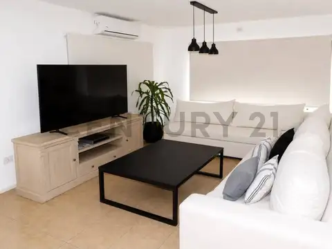 VENTA CASA 4 AMBIENTES CON GRAN PARQUE, PARRILLA Y COCHERA – VILLA ALEMANIA, HURLINGHAM