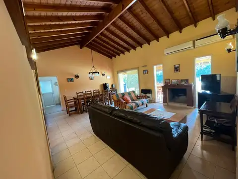 CASA EN VENTA EN BARRIO PRIVADO ACACIAS BLANCAS
