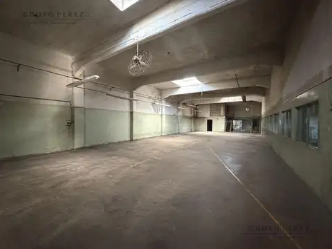 Unicamente para Depósito - Alquiler - 600m2 - Techo de Losa 