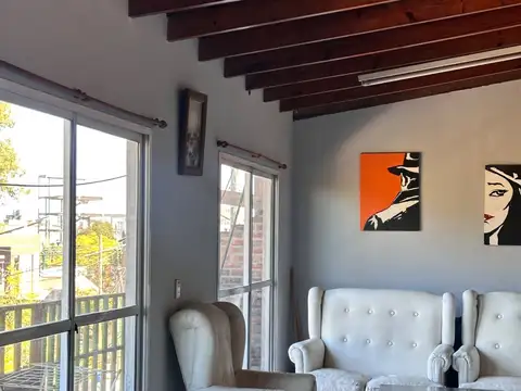 Casa 11 ambientes con 4 baños
