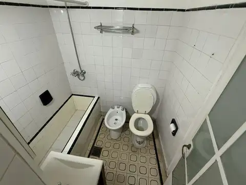 Depto Tipo Casa en Alquiler 69 años