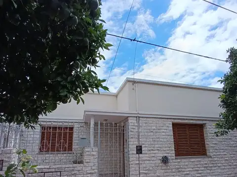 Hermosa Casa en Alquiler Alta Córdoba 3 D con  Patio y quincho