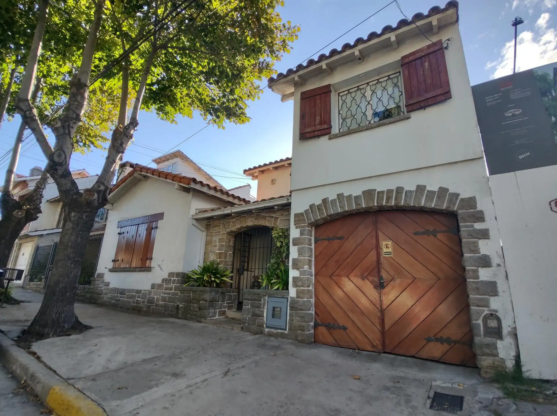 Chalet en venta zona Comercial Guemes