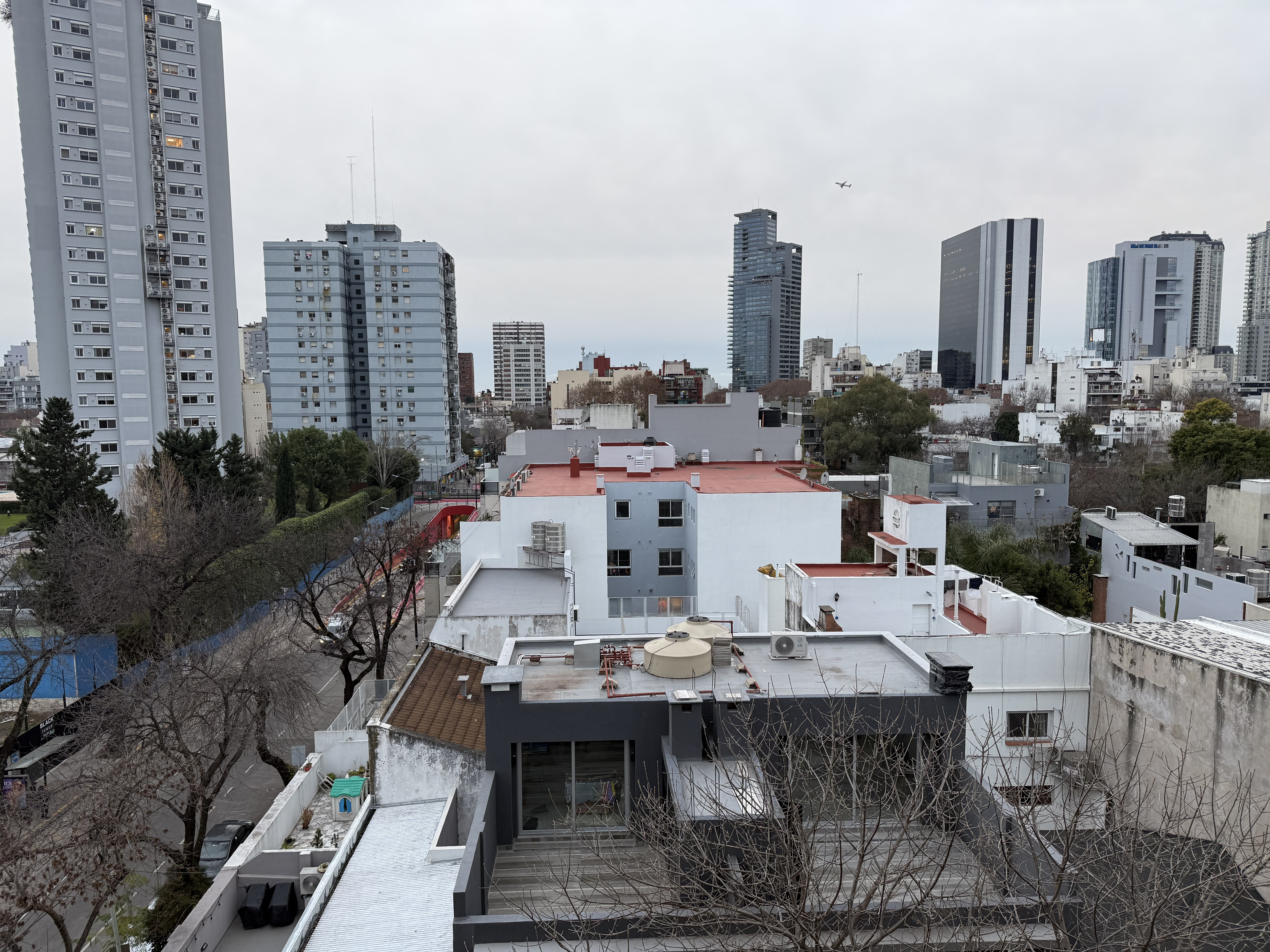 Arcos 3500, Piso 5