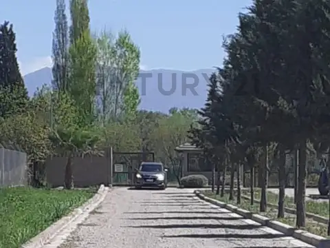 Miguel Azcuénaga 2400, Piso 0