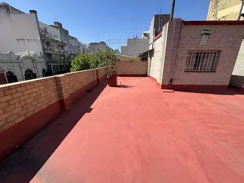 Oficina 6 ambientes con 2 baños