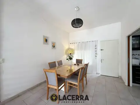 Casa 5 ambientes en venta en Carapachay
