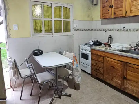 Casa 3 ambientes con 1 baño