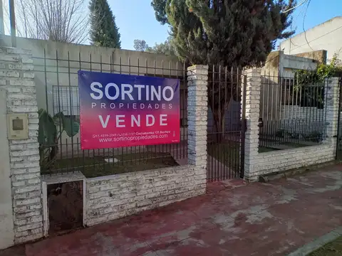 CASA A REFACCIONAR EN GRAN LOTE
