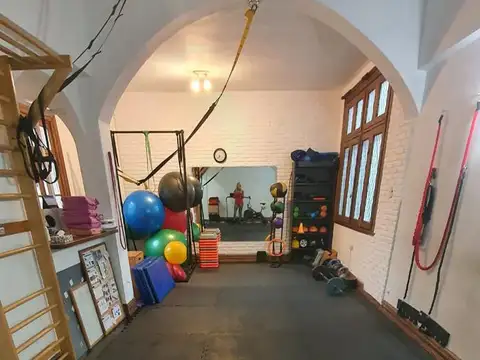 Juncal e/ Austria y Agüero