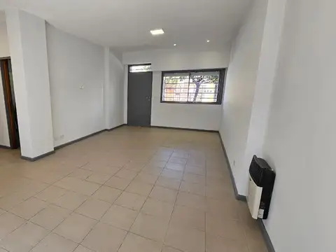 Depto Tipo Casa en Alquiler en Mataderos, $ 2.200.000