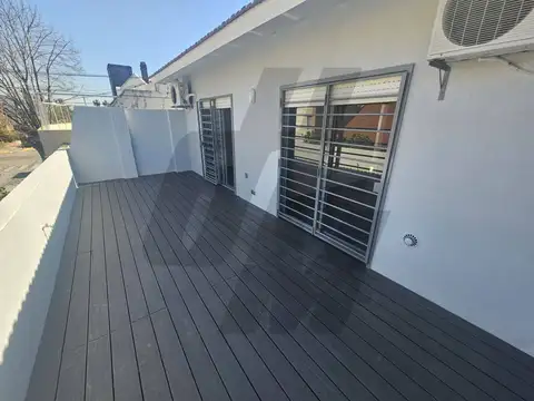 Depto Tipo Casa en Alquiler de 3 ambientes