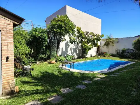 CASA EN VENTA S JUSTO 4AMB QCHO PILE + DEPTO 2AMB