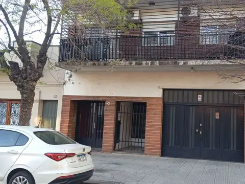 Excelente dpto 3 ambientes al frente con muy bajas expensas