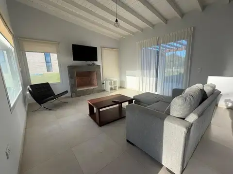 Casa en Venta en Barrio Senderos 3, USD 142.000