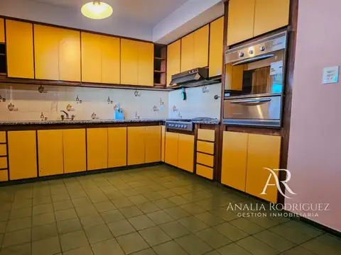 Depto Tipo Casa 6 ambientes con 3 baños