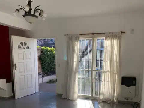 Dúplex en venta - 2 Dormitorios 1 Baño - Malvinas Argentinas