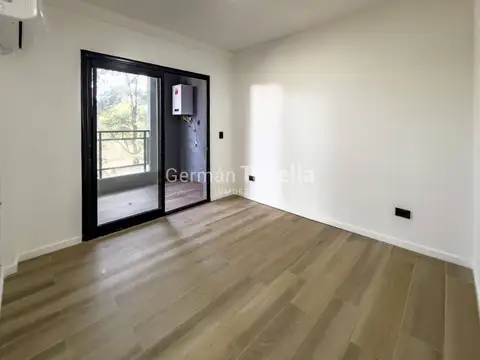 De la Huella 100