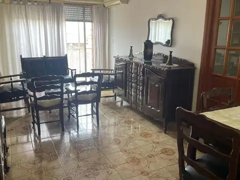 Departamento 4 ambientes. | Ramon L Falcon al 6800