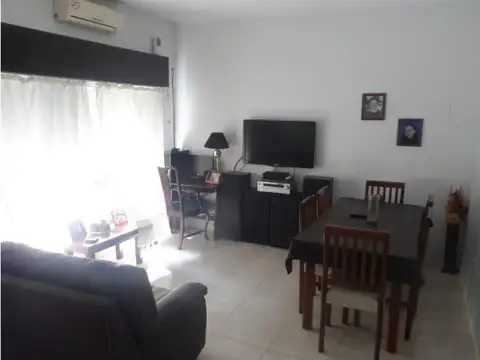 J Bianco 1712 , Piso PB