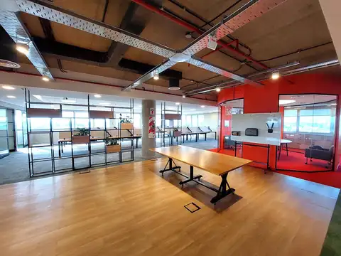 Oficina en Alquiler con 22 cocheras