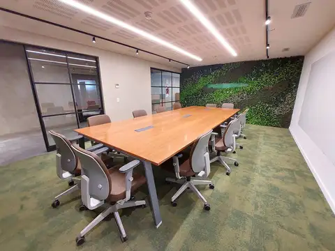 Oficina equipada con mobiliario - Lista para ocupar