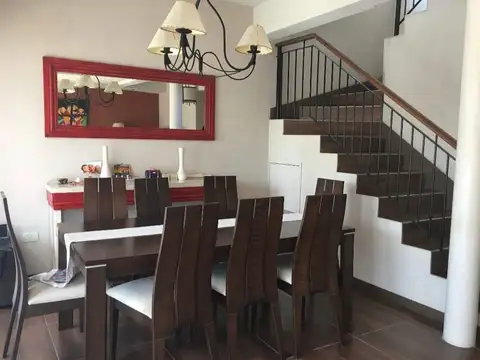 Casa en Alquiler de 3 dormitorios
