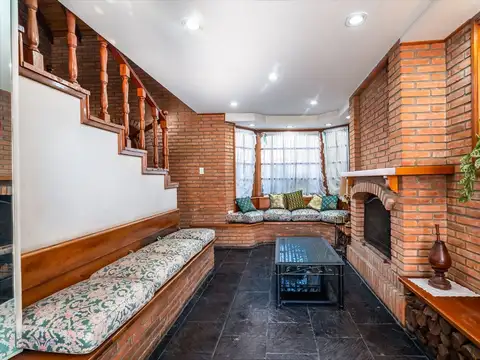 Casa 5 ambientes con 2 baños