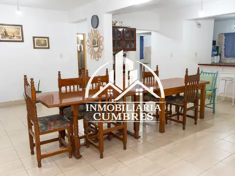 Casa en Venta con 2 cocheras