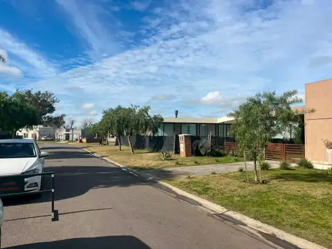 Casa en Venta en Pilar del Este - San Ramon, USD 209.000