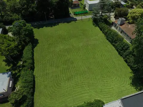 Excelente lote en Villa Elisa