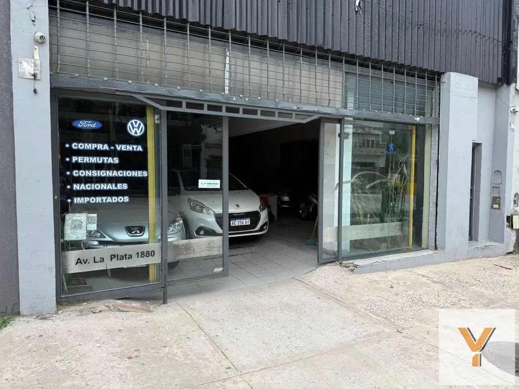 Avenida La Plata /e Saraza y Metan