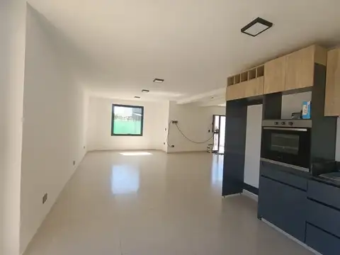 Casa en Venta en El Refugio, USD 229.000