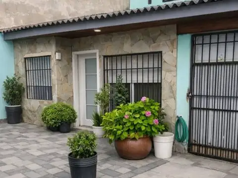 CASA 3 AMBIENTES LOMAS DE ZAMORA