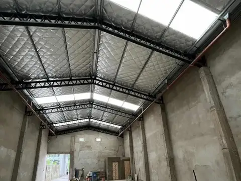 ALQUILER – GALPÓN / DEPÓSITO SOBRE ACCESO OESTE – 200 M2 TOTALES