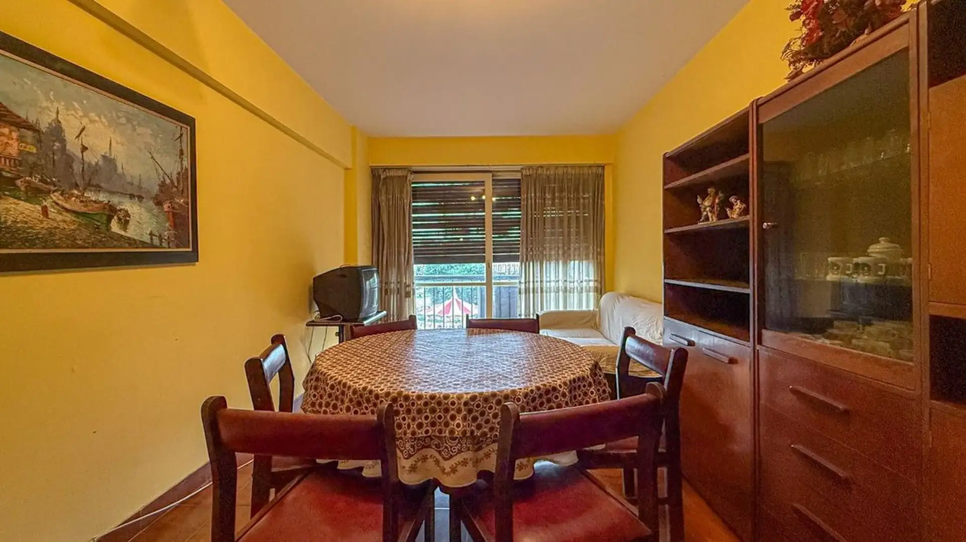 Venta departamento 2 amb al frente Plaza Colón con dep.