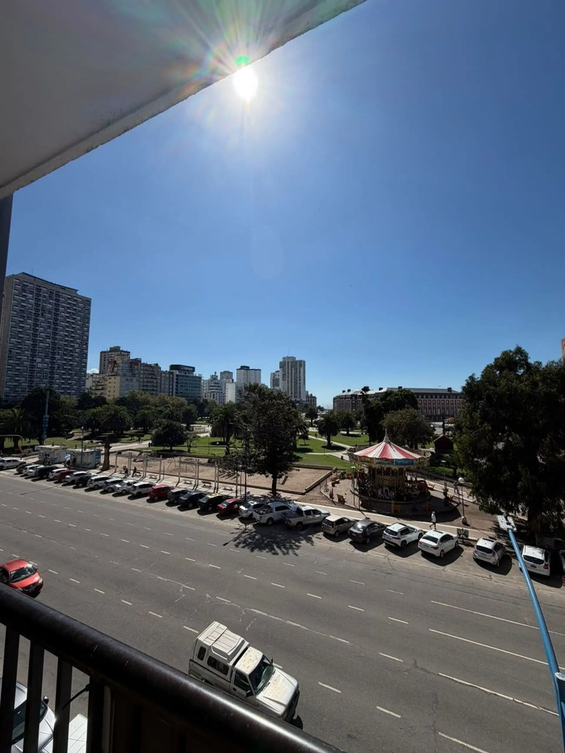 Venta departamento 2 amb al frente Plaza Colón con dep.
