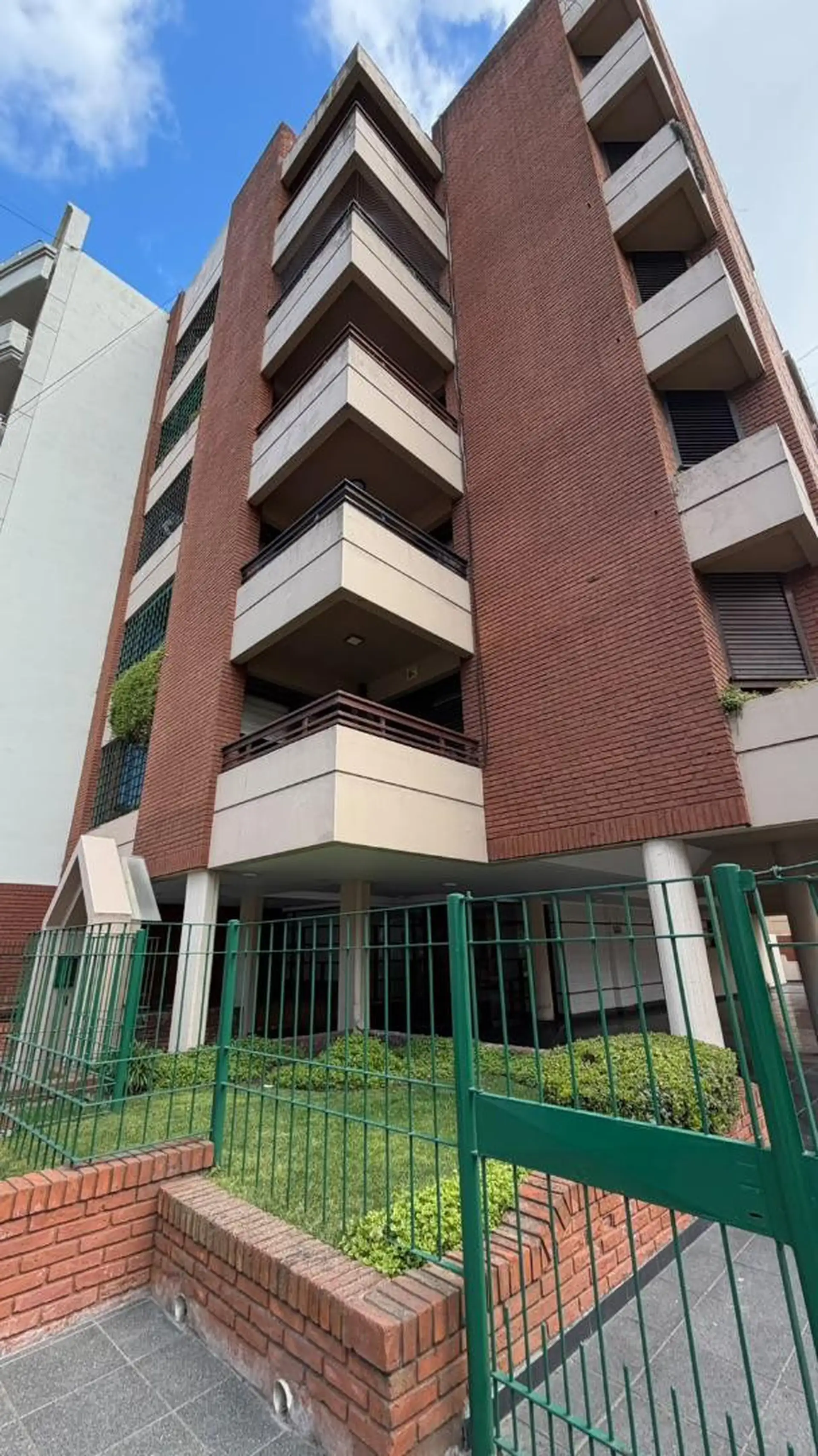 3 Ambientes con Cochera Fija La Perla JUJUY 1200