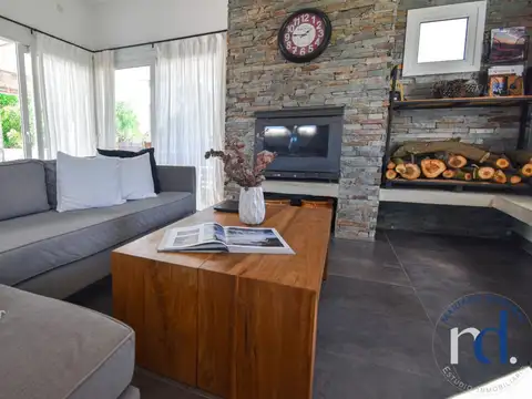 Casa en Venta 5 Dormitorios en Costa Esmeralda Barrio Residencial Barrio Privado