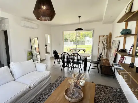Casa en Venta en Garin, USD 158.000