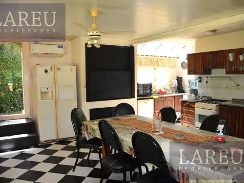Casa en Venta con 2 cocheras