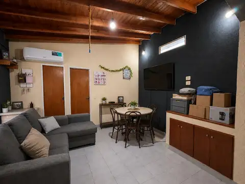 Casa 3 ambientes con 2 baños