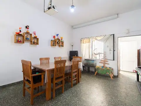 Casa 3 ambientes con 1 baño