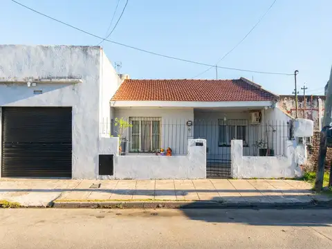 CASA VENTA HURLINGHAM 3 AMBIENTES LOCAL PATIO