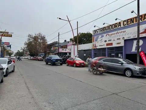 SE ALQUILA LOCAL 635m² SOBRE H. YRIGOYEN
