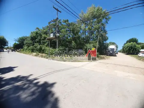 VENTA EN BLOCK - Dos Casas 3 Amb. + Losa sobre Cuatro Lotes - EXCELENTE UBICACIÓN